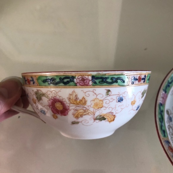 Beautiful teacup w/ saucer. Vintage! - Picture 4 of 5